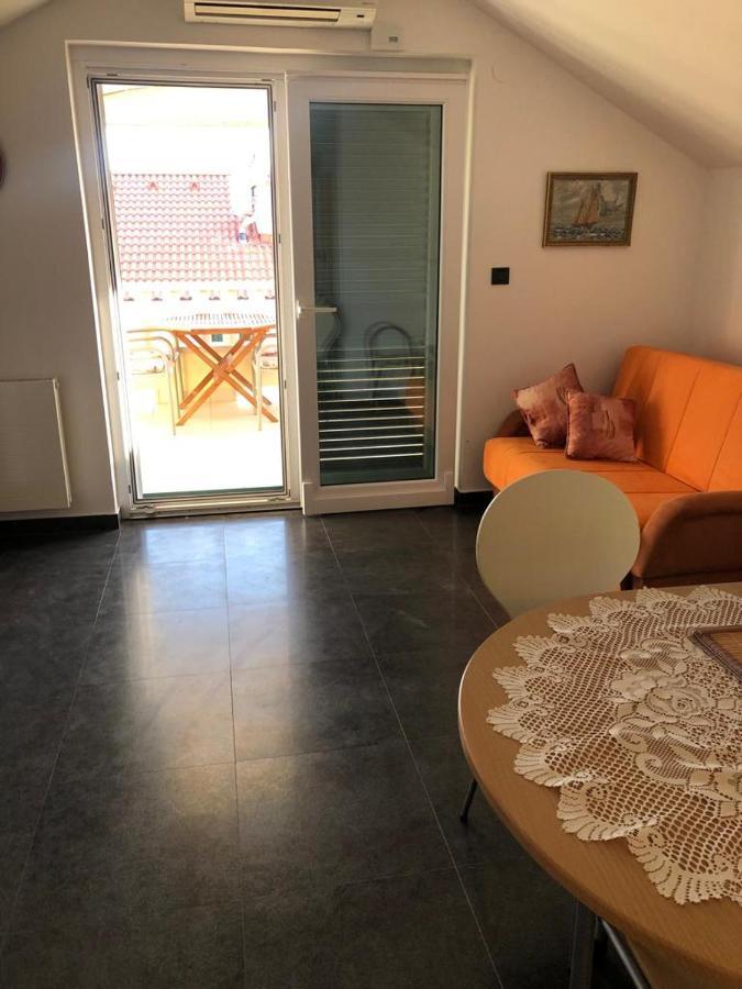 Apartments Villa Lili Lovetovo Vodice Bagian luar foto