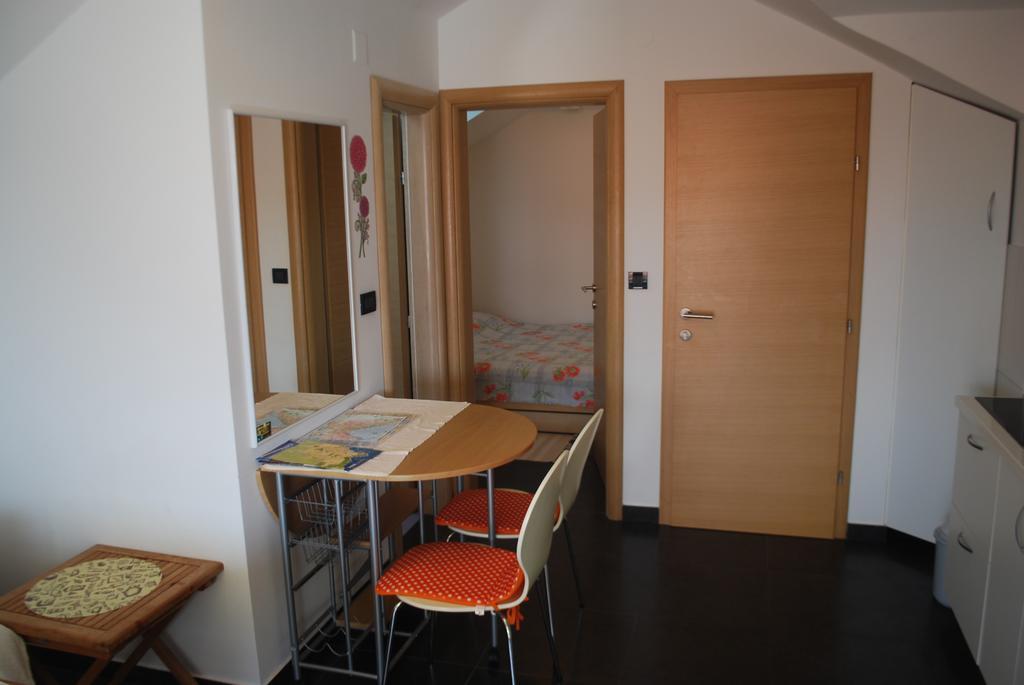 Apartments Villa Lili Lovetovo Vodice Bagian luar foto